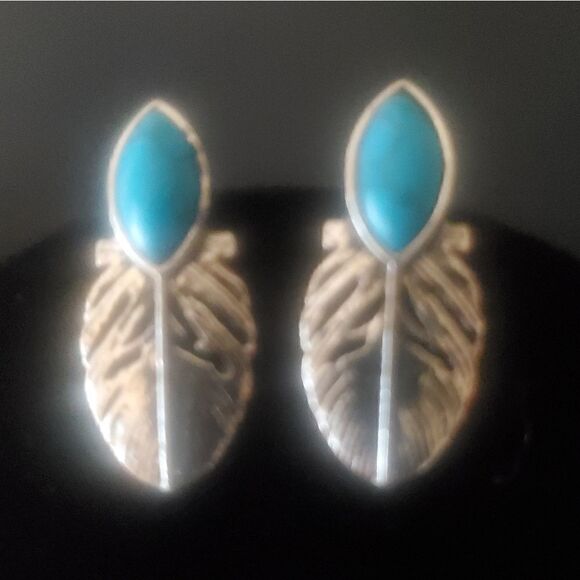 Turquoise on 925 Sterling Silver Stud Earrings Women's - Picture 3 of 5